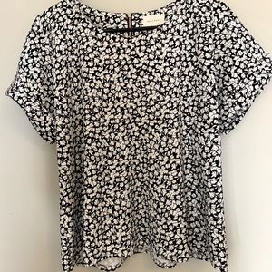 Mello Day Flowy Top 🤍🖤